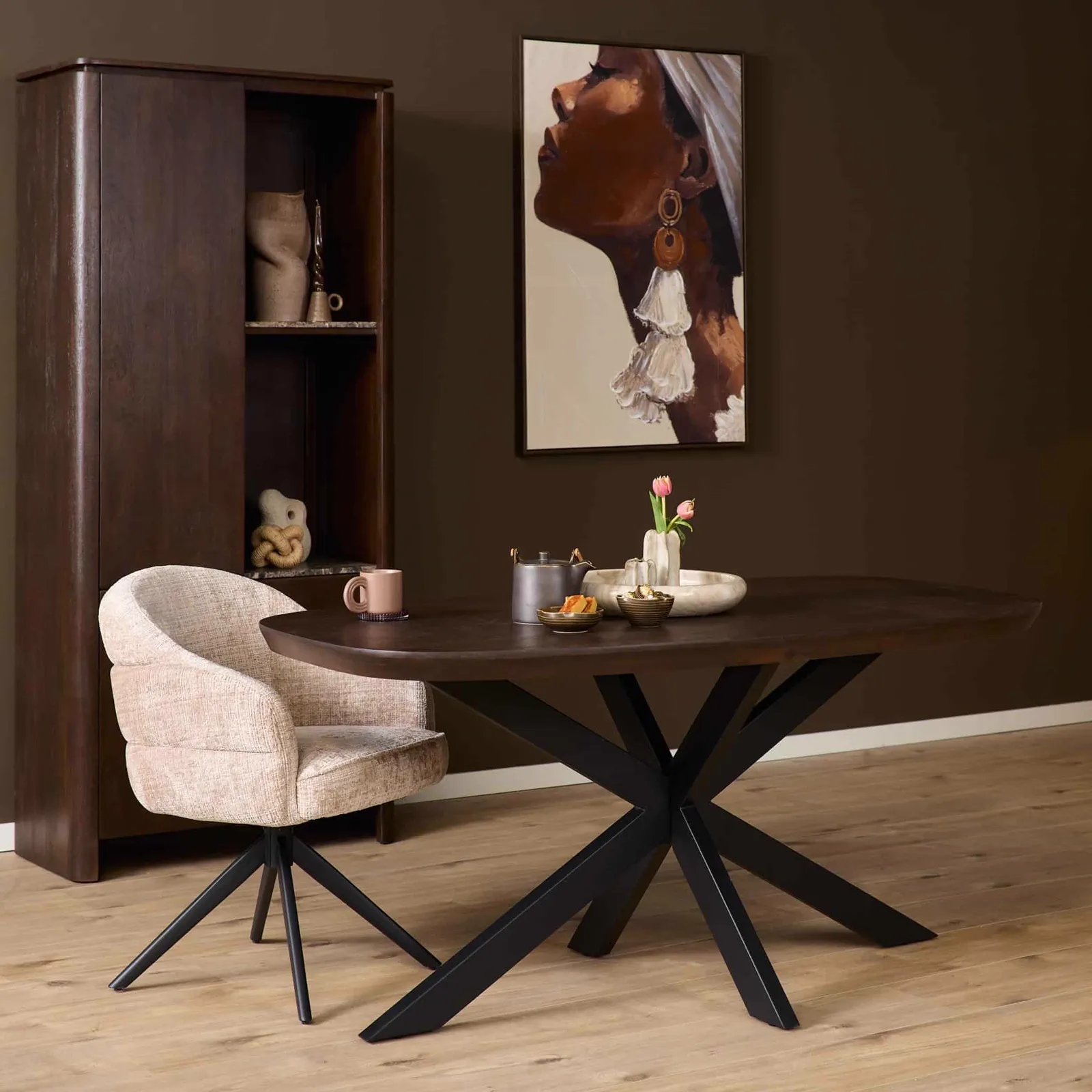 Dänischer ovaler Esstisch Madison, braun, schwarze Beine, Mangoholz, 160 cm - Starfurn