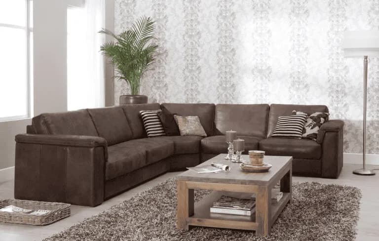 Bruine leren bank kopen? Zo kies je de juiste voor jouw interieur
