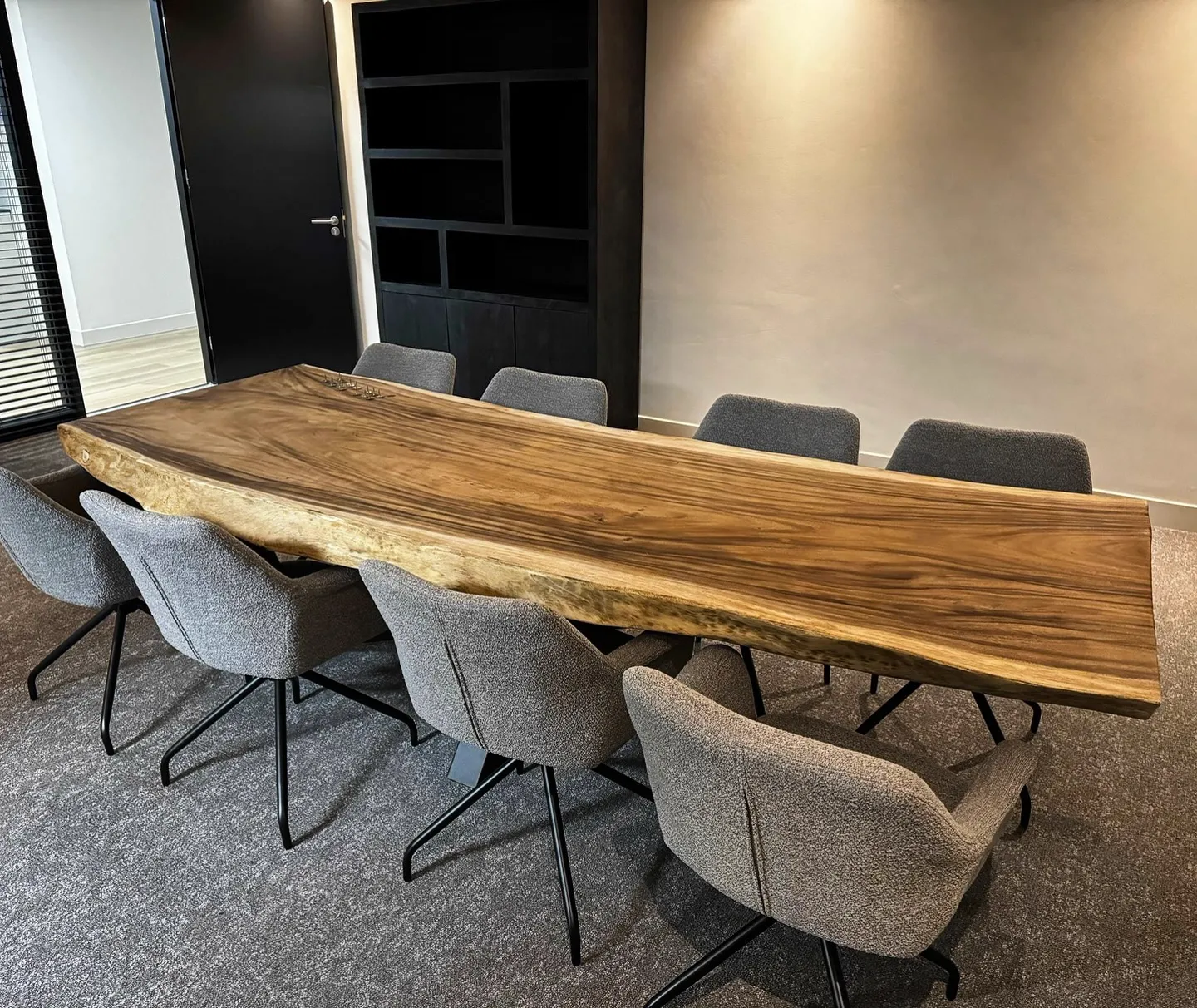 Suarhout boomstamtafel in Wierden