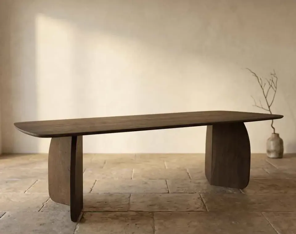 Livingfurn Esstisch Tyler aus dänisch ovalem Mangoholz mit Lamellenfuß bei Mokana