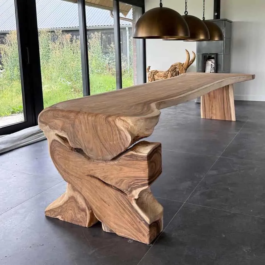 Unieke waterval boomstamtafel 400cm lang met doorlopend blad en gemaakt van Suarhout